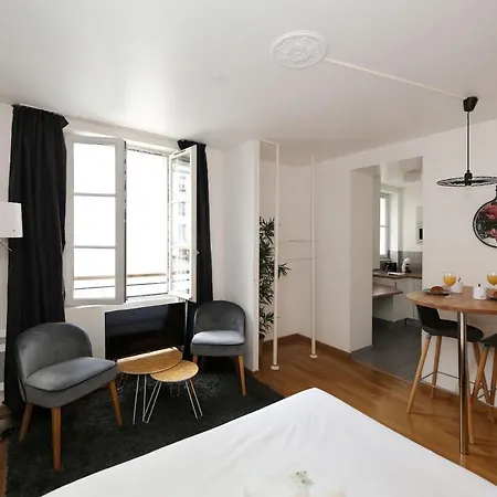 302 Sejournez Dans Un De Charme 5 Parigi